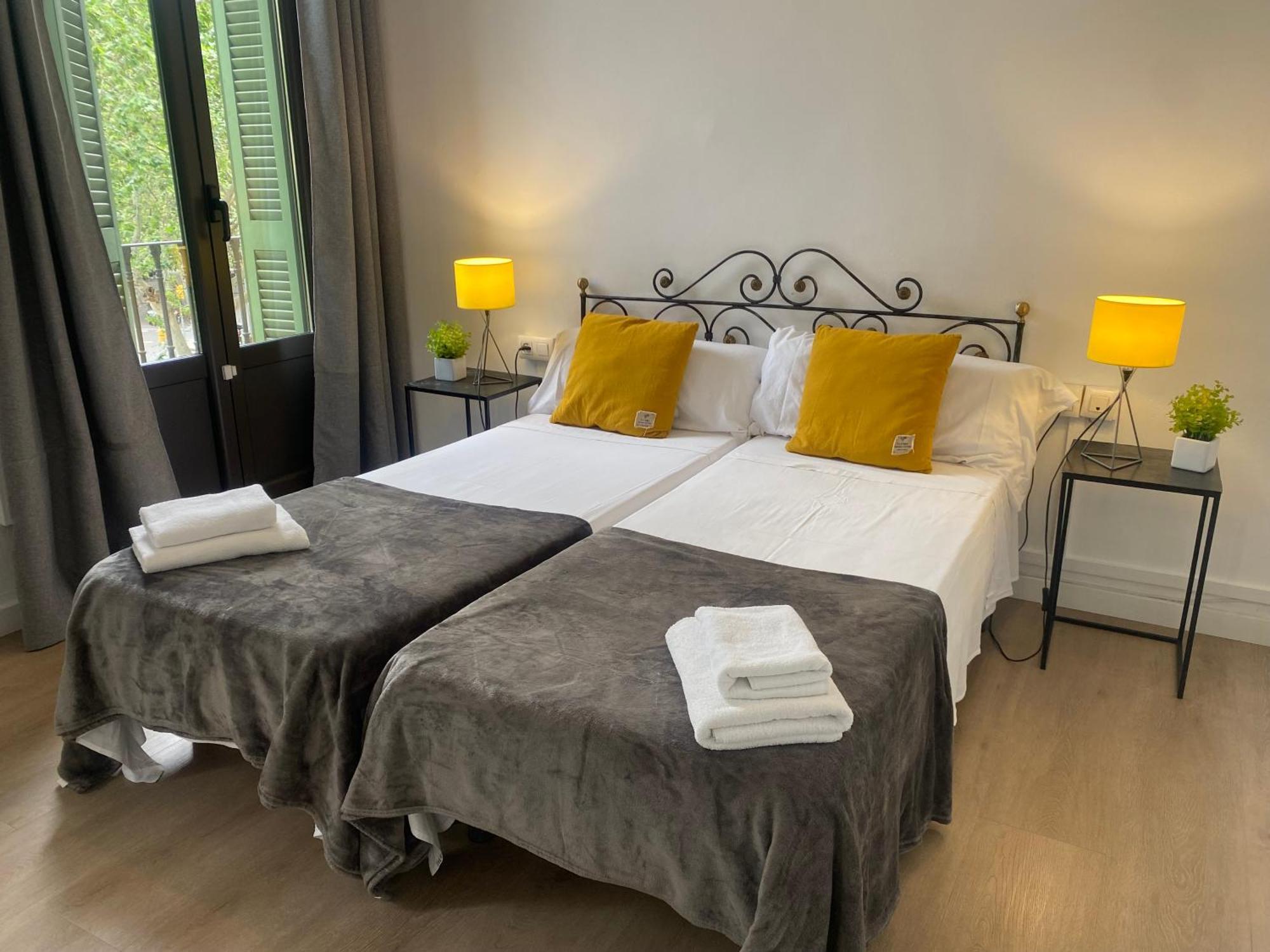 555 Apartments Bcn Барселона Екстериор снимка