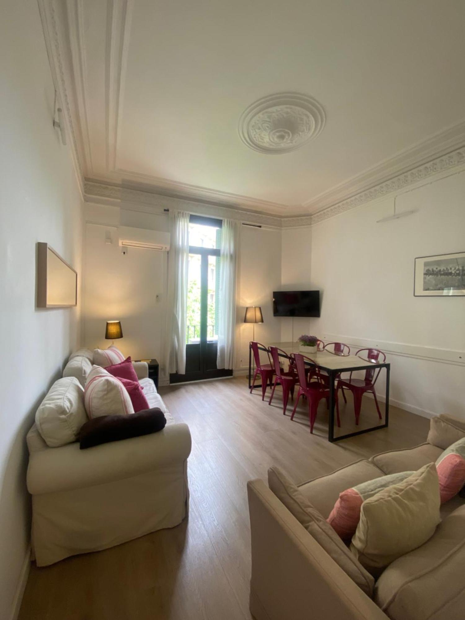 555 Apartments Bcn Барселона Екстериор снимка