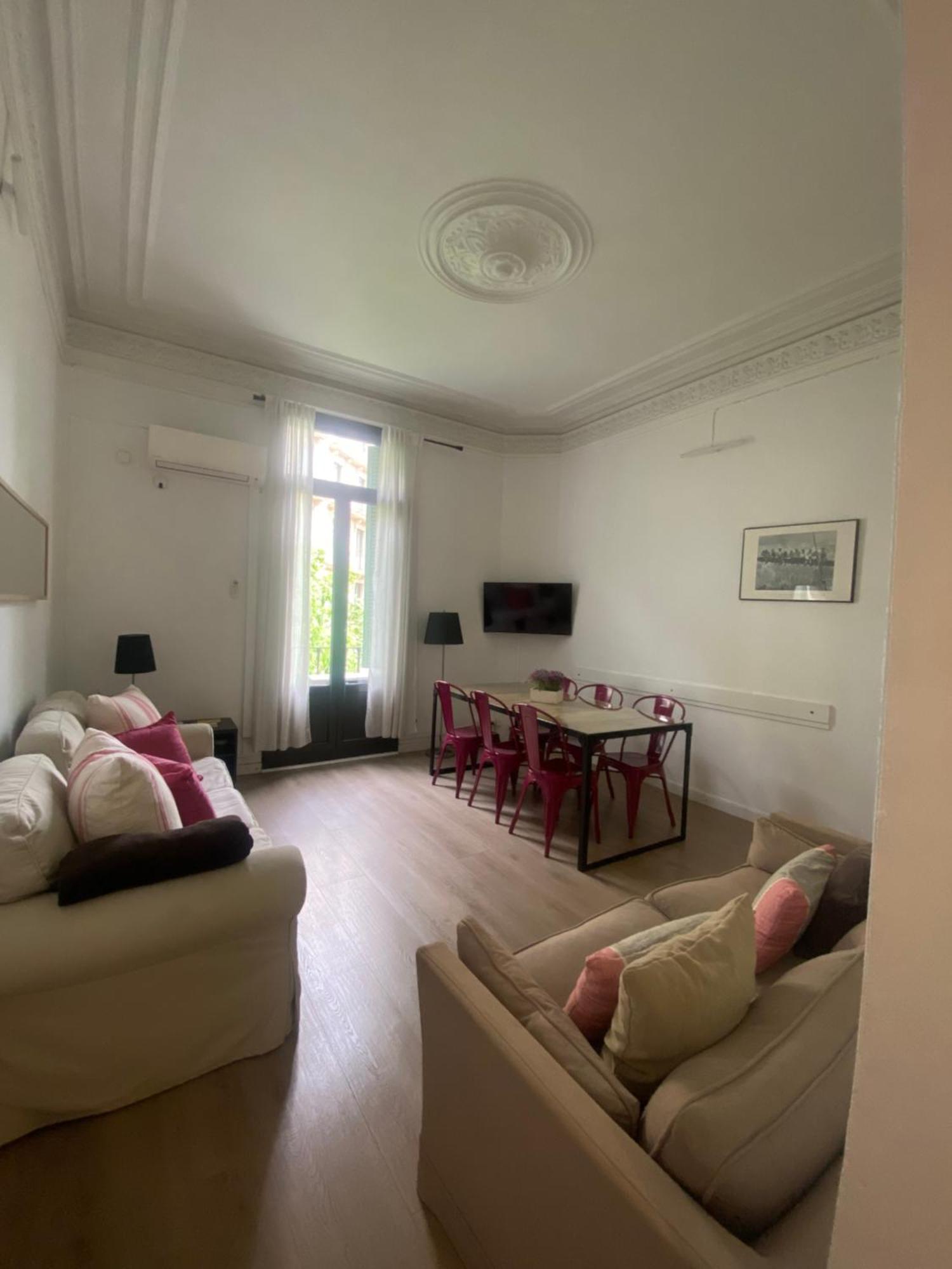 555 Apartments Bcn Барселона Екстериор снимка