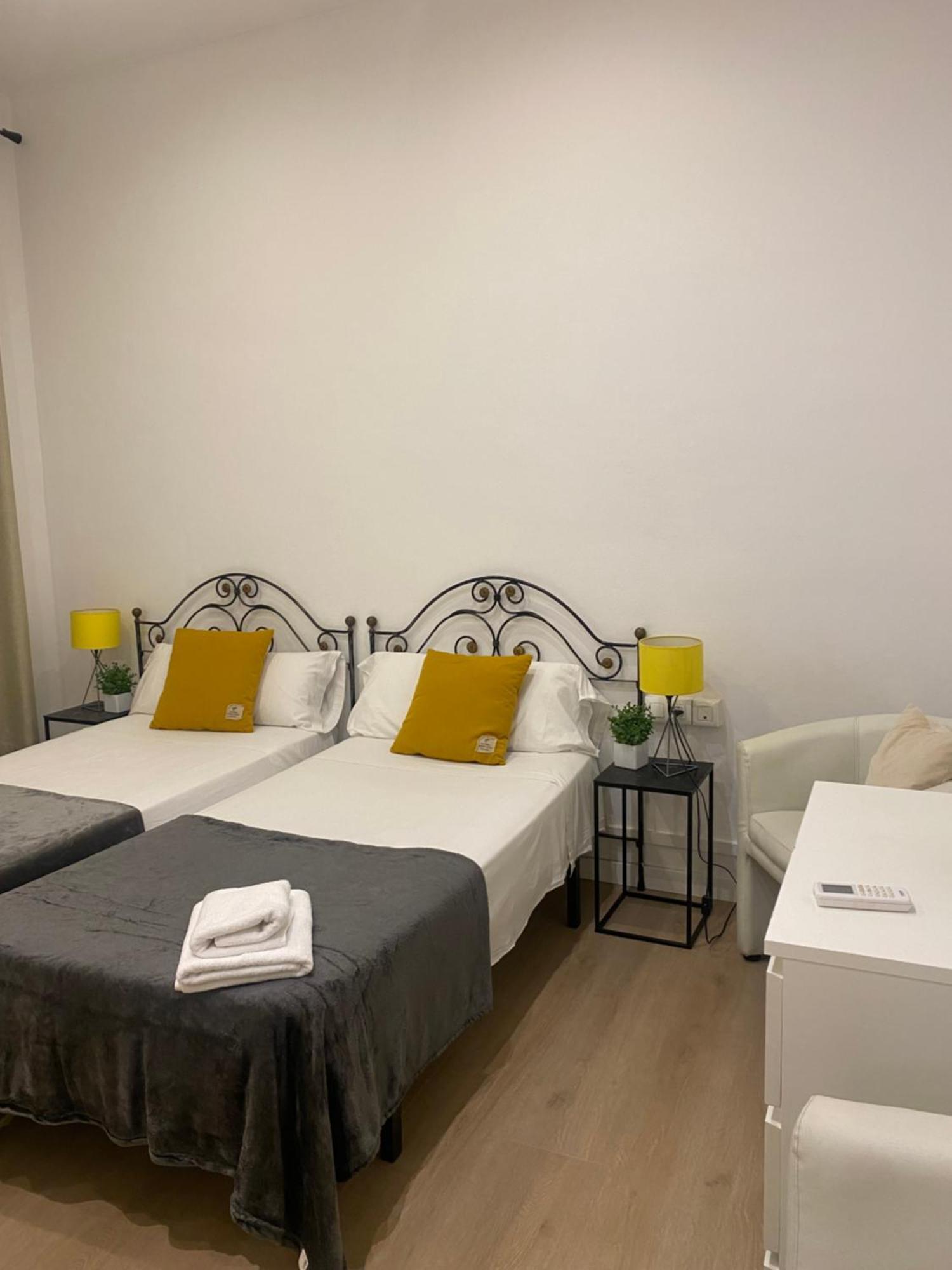 555 Apartments Bcn Барселона Екстериор снимка