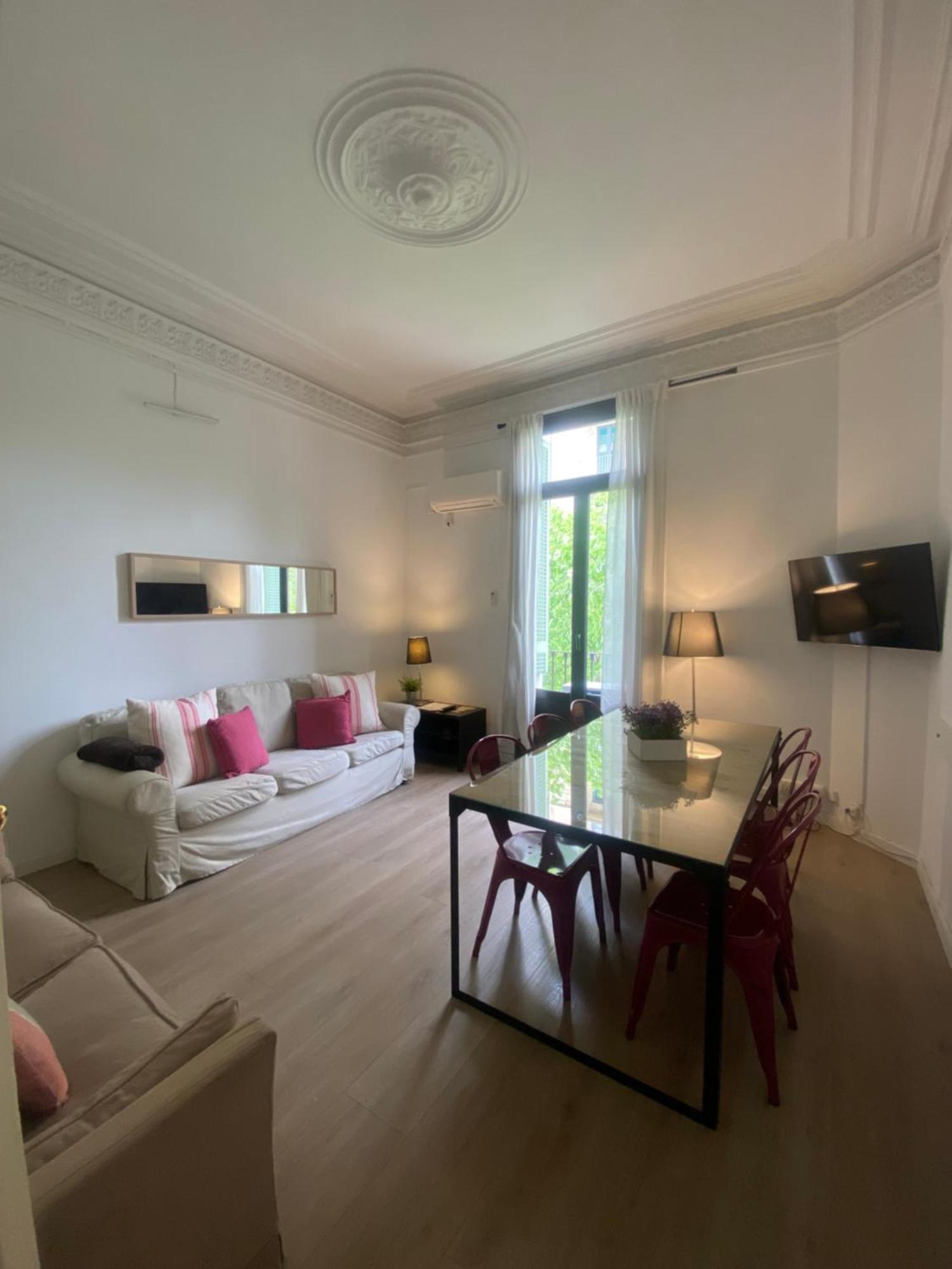 555 Apartments Bcn Барселона Екстериор снимка